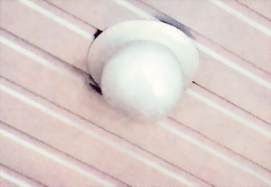 Монтаж светильника в потолке из пластиковой вагонки (сайдинга)